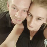 Bentess, 35 ans de Châtelineau : Couple cherche femme